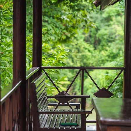 Ratmanee House Hotel Kanchanaburi City Exterior photo