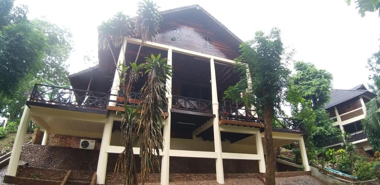 Ratmanee House Hotel Kanchanaburi City Exterior photo
