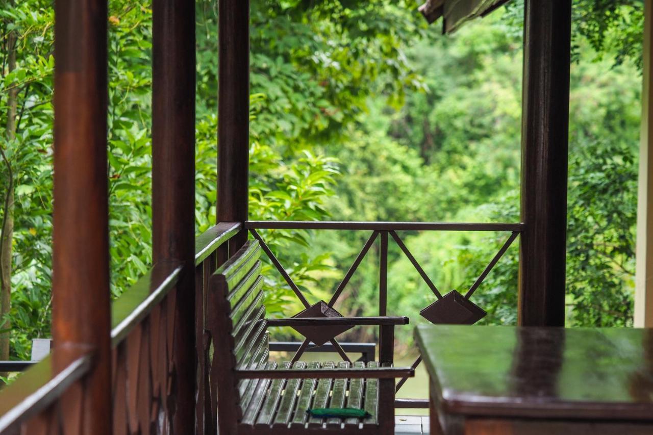 Ratmanee House Hotel Kanchanaburi City Exterior photo