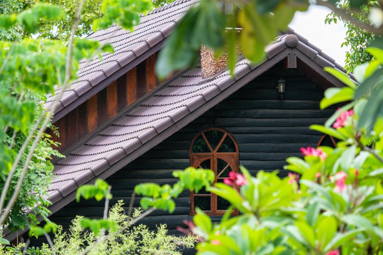 Ratmanee House Hotel Kanchanaburi City Exterior photo