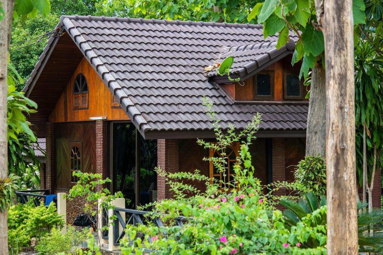 Ratmanee House Hotel Kanchanaburi City Exterior photo