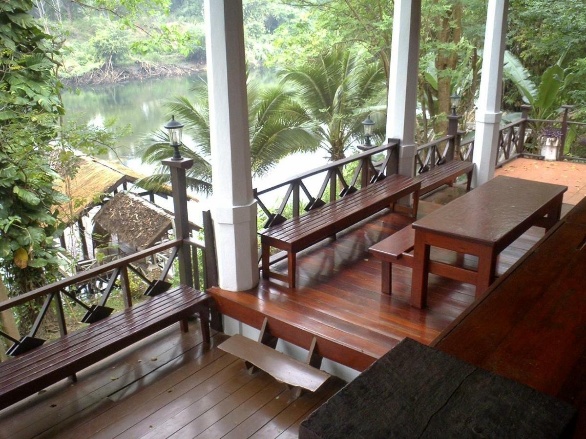Ratmanee House Hotel Kanchanaburi City Exterior photo